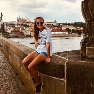 Meet your Posher, Victoria